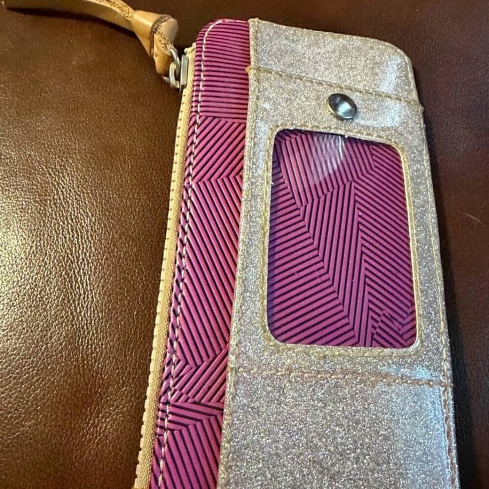 Consuela card holder